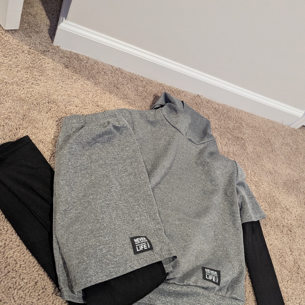 SHEIN Gray Activewear Top And Bottom Set